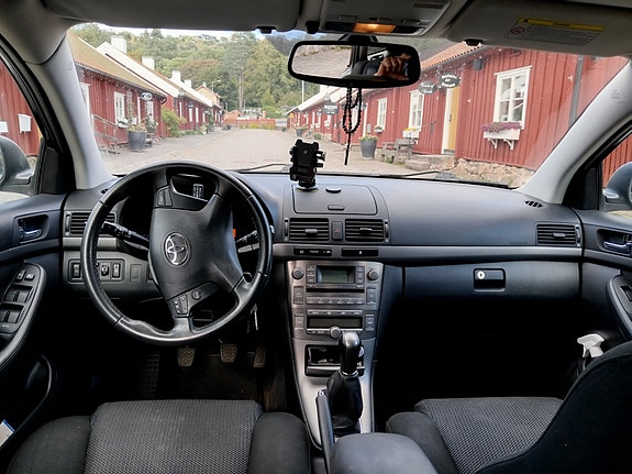 Toyota Avensis 6 of 10