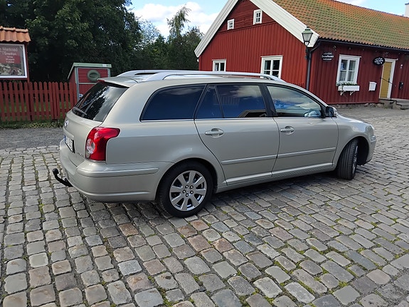 Toyota Avensis 10 of 10