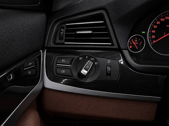 BMW 520d 12 of 14