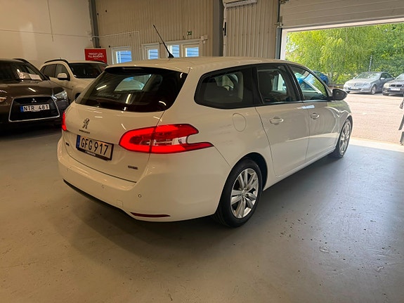 Peugeot 308 SW 6 of 14
