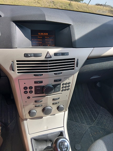 Opel Astra 2 of 8
