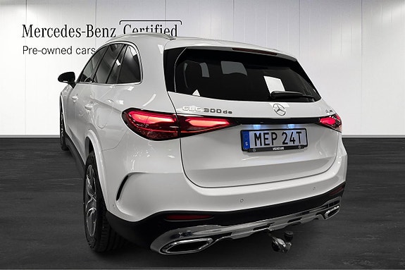 Mercedes-Benz GLC300 de 4 of 14