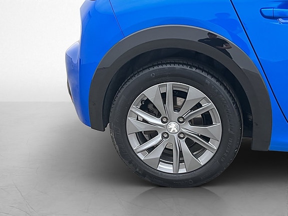 Peugeot e-208 26 of 27