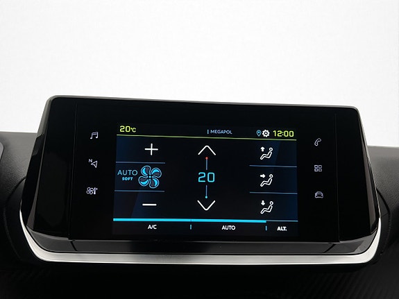 Peugeot e-208 18 of 27