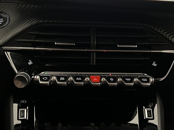 Peugeot e-208 19 of 27