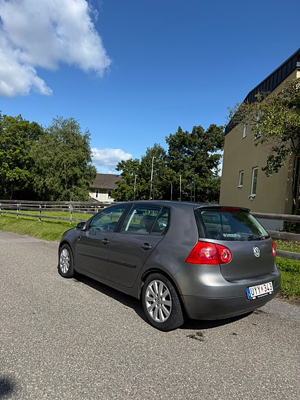 Volkswagen Golf V 4 of 4