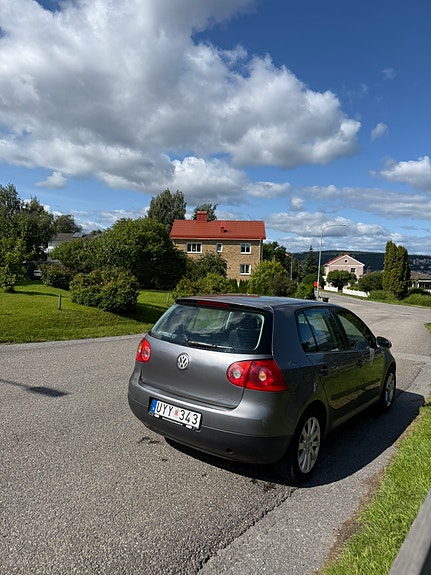 Volkswagen Golf V 3 of 4