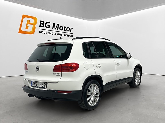 Volkswagen Tiguan 4 of 17