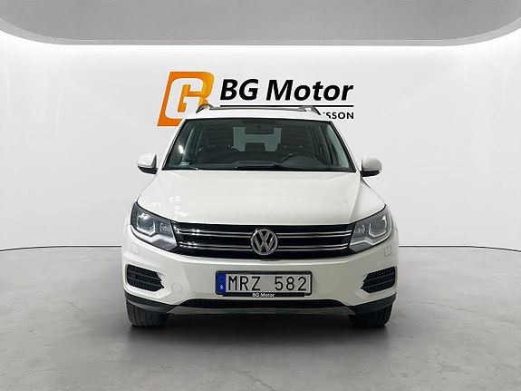 Volkswagen Tiguan 2 of 17
