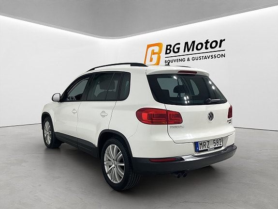 Volkswagen Tiguan 6 of 17