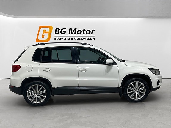 Volkswagen Tiguan 3 of 17