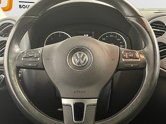 Volkswagen Tiguan 14 of 17