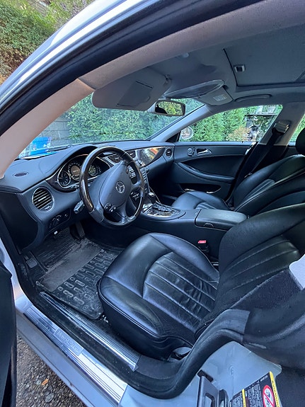 Mercedes-Benz CLS350 6 of 7
