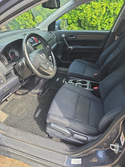 Honda CR-V 4 of 8