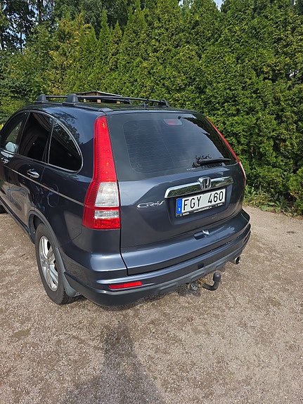 Honda CR-V 2 of 8