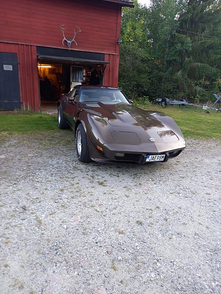 Chevrolet Corvette 5 of 8