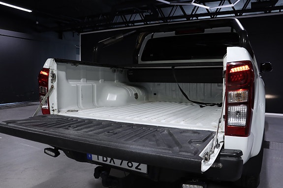 Isuzu D-max 8 of 25