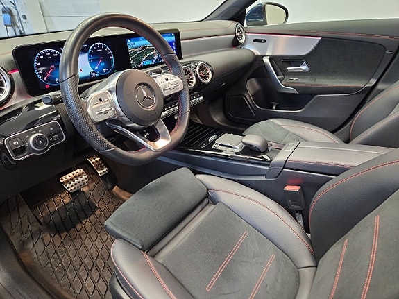 Mercedes-Benz CLA250 e 12 of 30