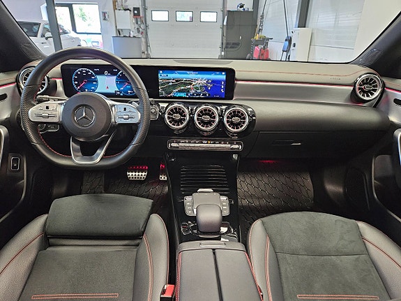 Mercedes-Benz CLA250 e 11 of 30