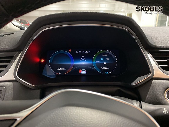 Renault Captur 12 of 16
