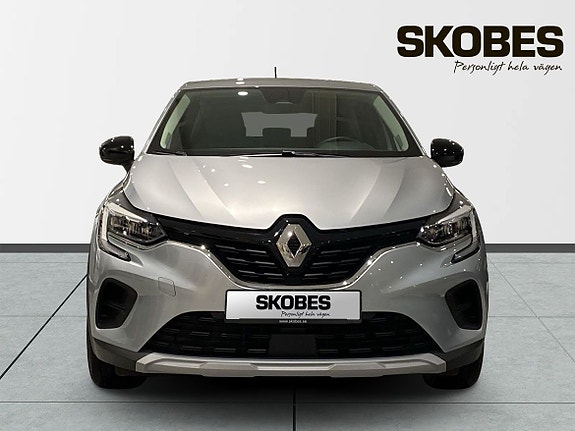 Renault Captur 2 of 16