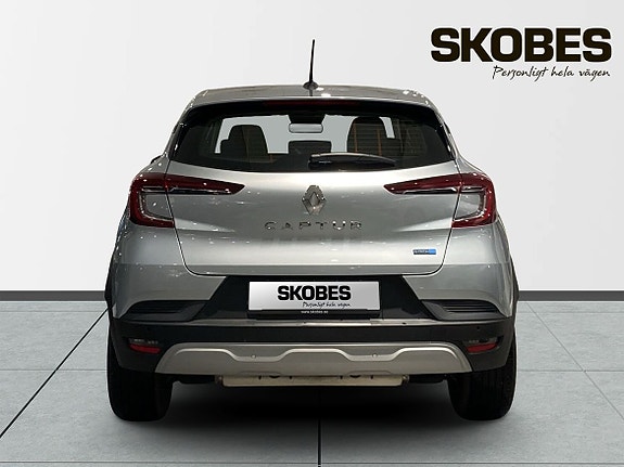 Renault Captur 5 of 16
