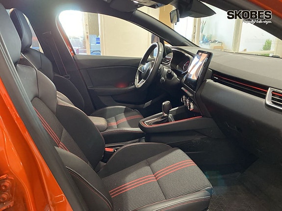 Renault Clio 10 of 16