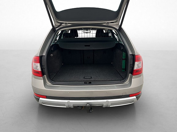 Skoda Octavia Scout 26 of 30
