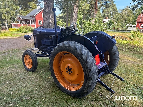 Traktor - Fordson Major, E2058 3 of 30