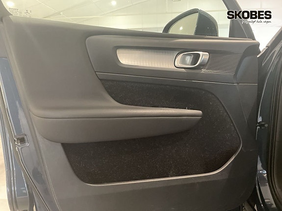 Volvo XC40 14 of 16