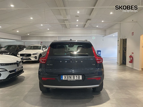 Volvo XC40 5 of 16