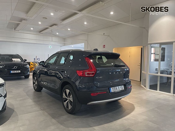 Volvo XC40 4 of 16