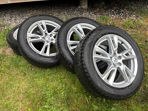 Volvo V90 Cross Country 9 of 9