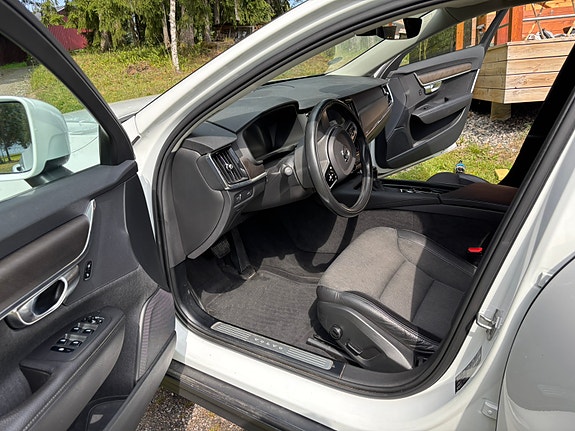 Volvo V90 Cross Country 5 of 9