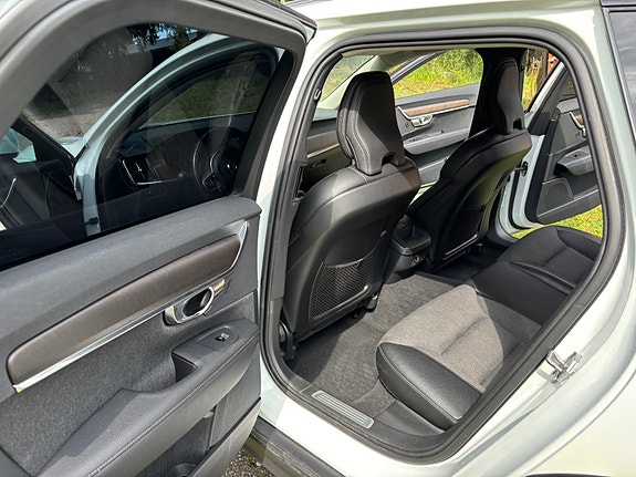 Volvo V90 Cross Country 7 of 9