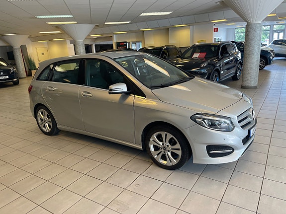 Mercedes-Benz B200 d 3 of 11