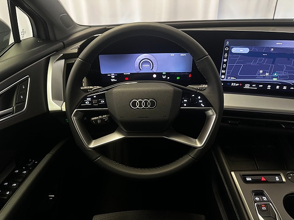 Audi Q4 e-tron 9 of 12