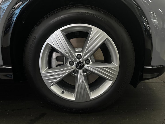 Audi Q4 e-tron 12 of 12