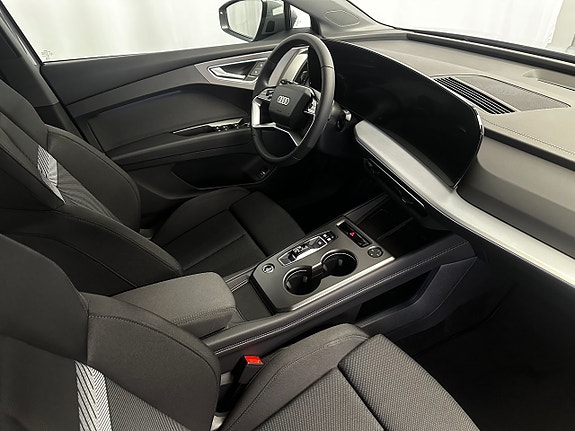 Audi Q4 e-tron 11 of 12