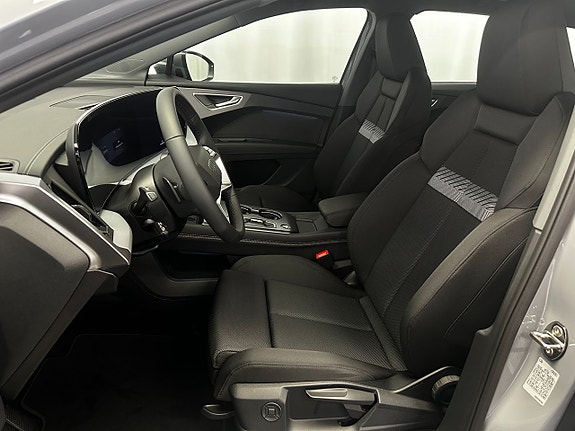 Audi Q4 e-tron 7 of 12