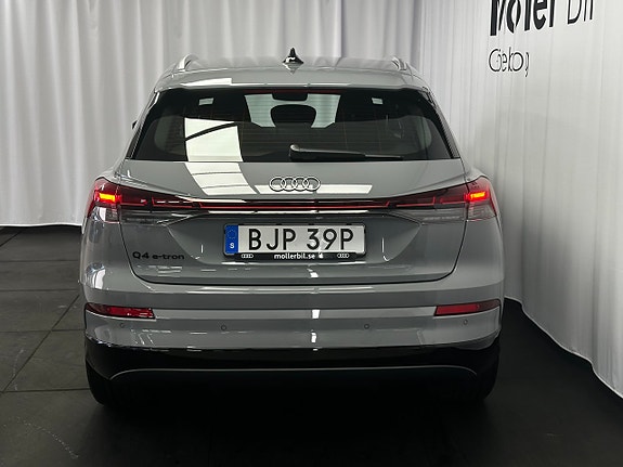 Audi Q4 e-tron 4 of 12
