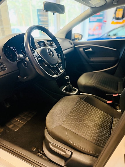 Volkswagen Polo 9 of 14