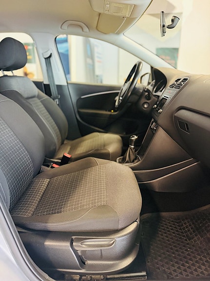 Volkswagen Polo 13 of 14
