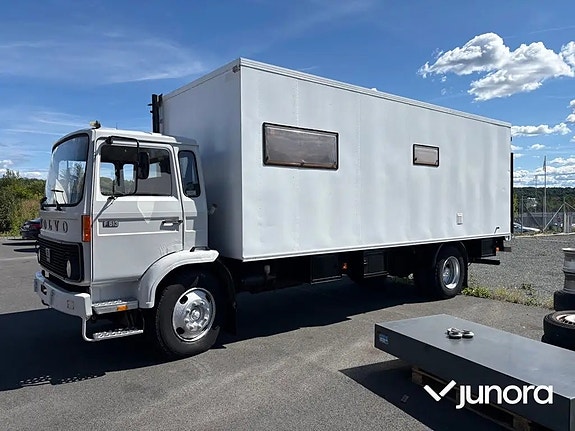 Specialfordon Volvo F613 (Inrett skåp) 2 of 30