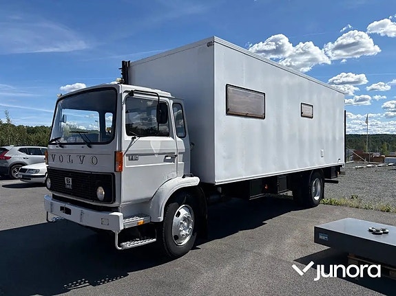 Specialfordon Volvo F613 (Inrett skåp)