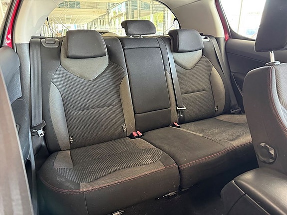 Peugeot 308 13 of 16