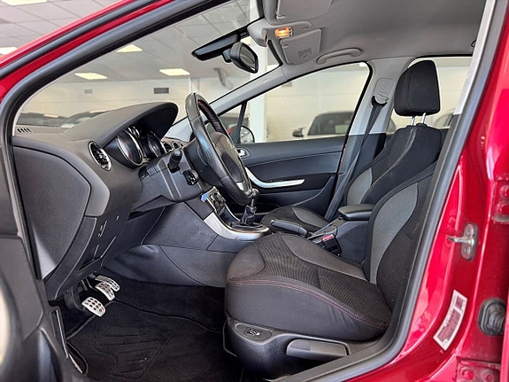Peugeot 308 8 of 16