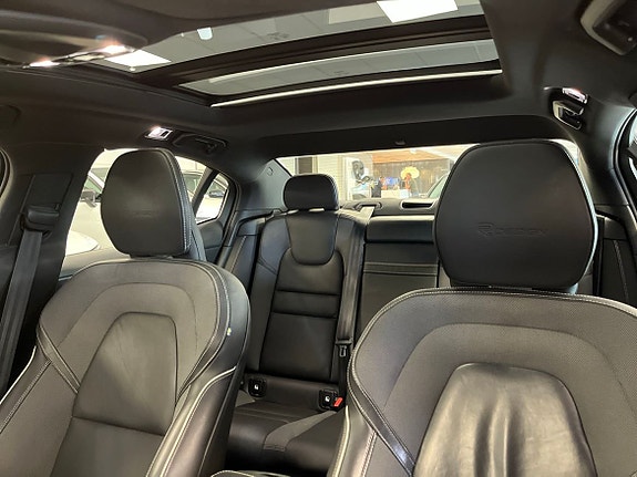 Volvo S60 11 of 15