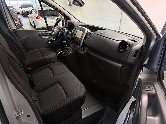 Opel Vivaro 6 of 12