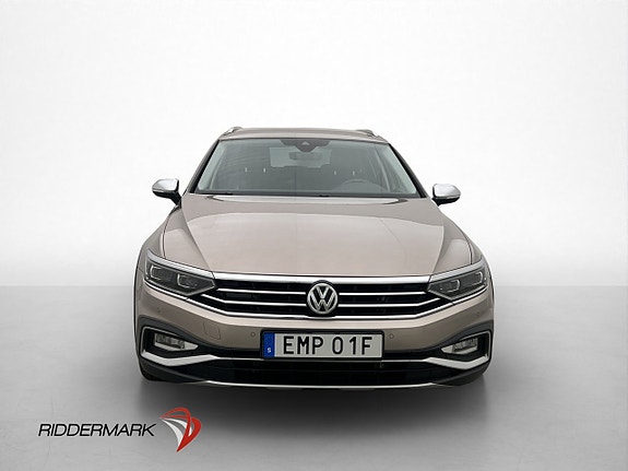 Volkswagen Passat Alltrack 2 of 30